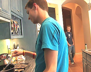 Twinks in the Kitch!