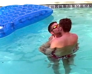 Kissing In The Swimming Pool